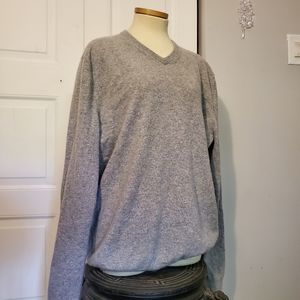 100% cashmere light gray longsleeve v-neck sweater
